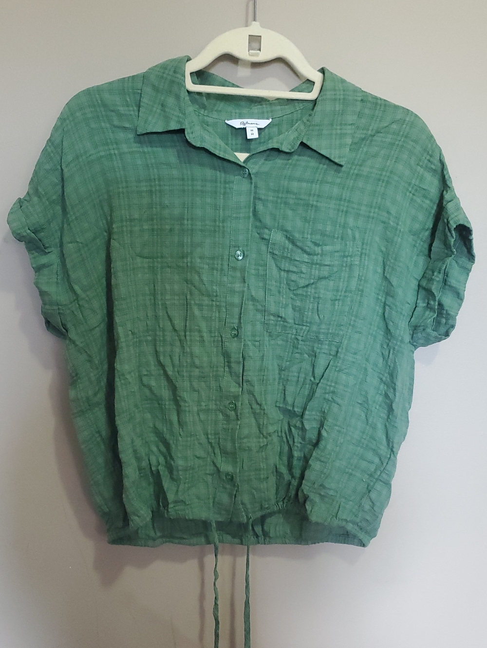 Reitmans Lightweight Green Button-Up Shirt Size Medium